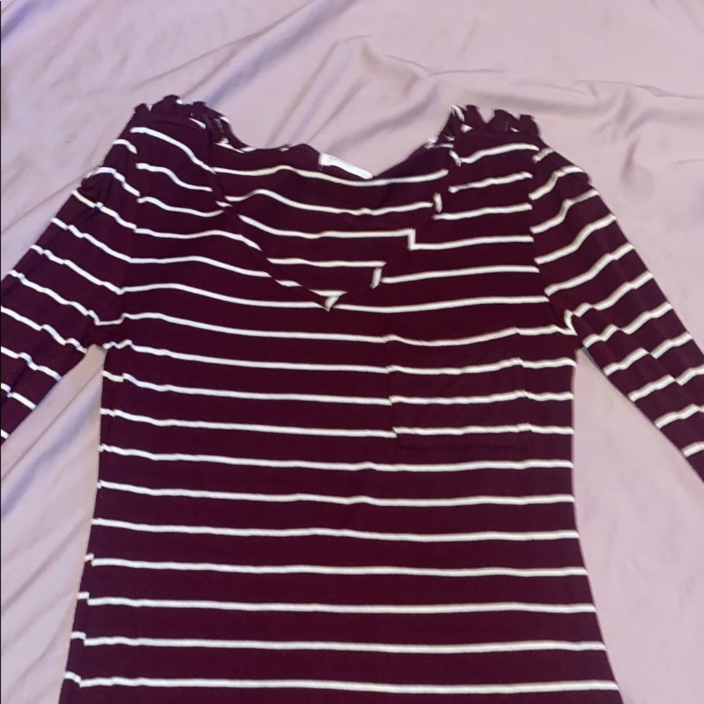 regular stripped shirt crisscross on shoulders